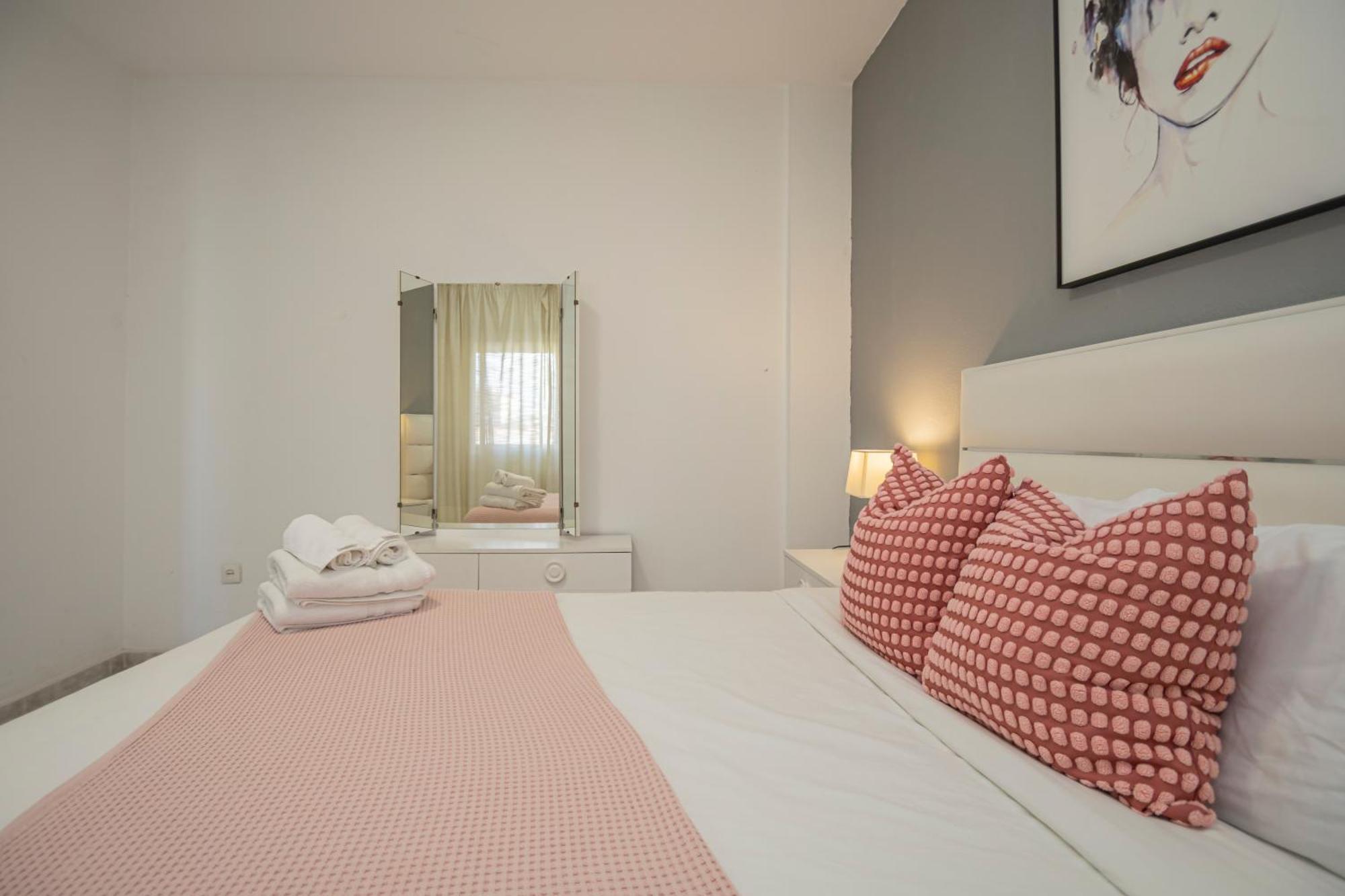 דירות סביליה Perfect Getaway In Triana - 15M Walk Giralda מראה חיצוני תמונה